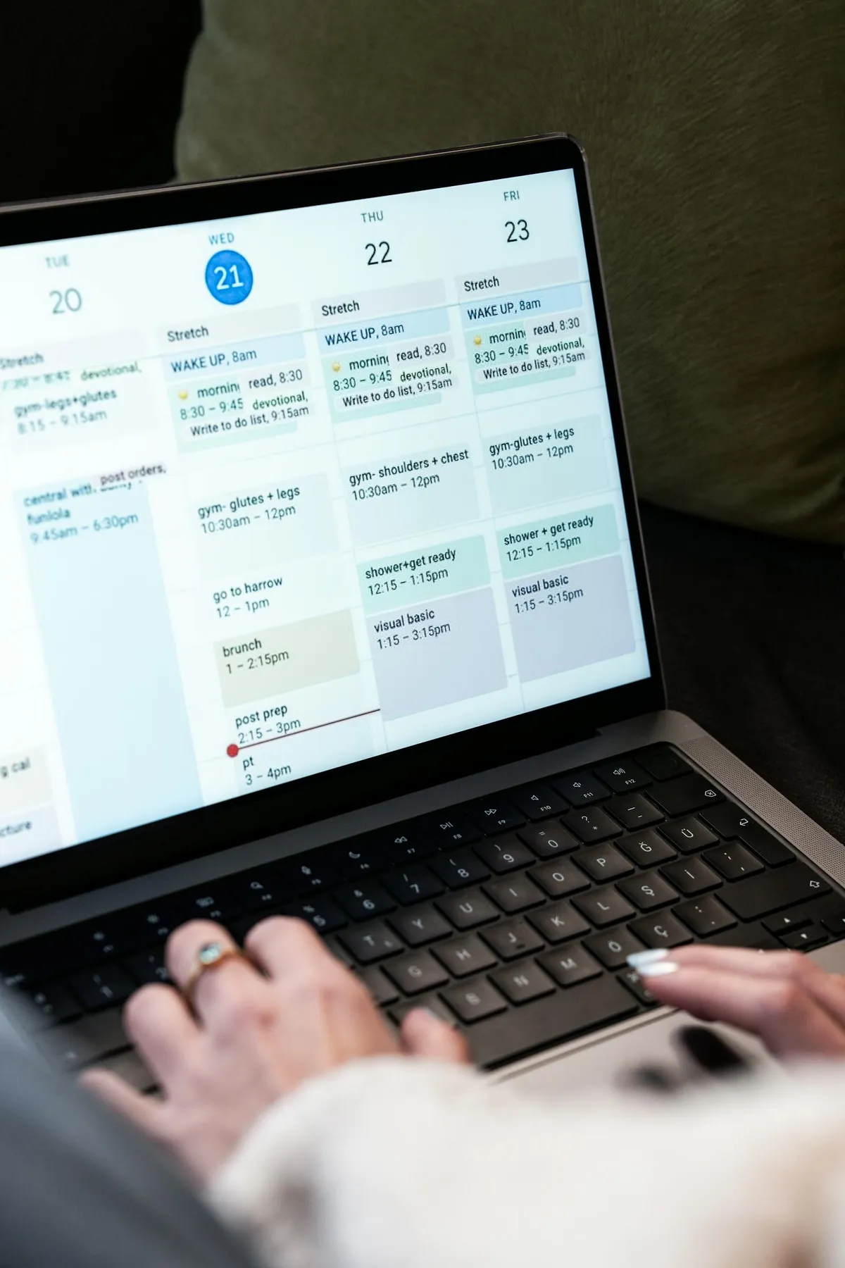 Reclaim AI calendar dashboard interface laptop